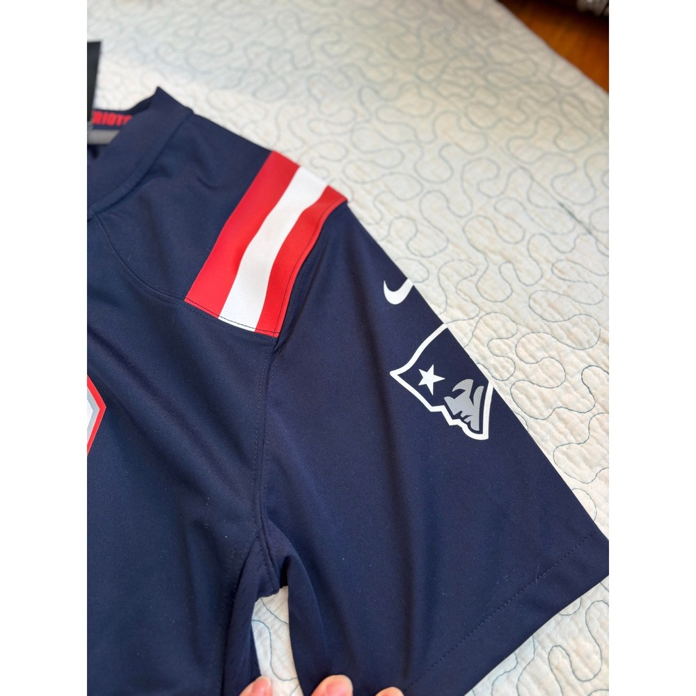 Nike Boy's New England Patriots Mac Jones 10 Jersey Size Large - Picture 3 of 5